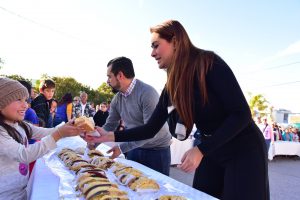 rosca aguas 2 Tere Jiménez compartió con miles de familias la tradicional Rosca de Reyes