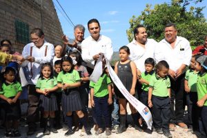 COM 498 6 Javier Castellón realizó gira de trabajo por la zona rural de Tepic, acompañado del gobernador de Michoacán, Silvano Aureoles