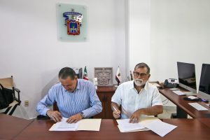 Firma Acuerdo CUCosta y Bahia de Banderas Jueves 27 Febrero 2020 4 Jorge Téllez, Rector del CUCosta firma un “Cuarto Acuerdo” en Beneficio de la Sociedad de Bahía de Banderas, Nayarit.
