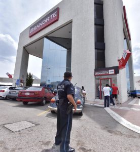 seguridadbancos Policía municipal brinda seguridad en bancos y centros comerciales