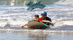 surf autismo “Surfeando con Nixon”, terapia de surf para niños con autismo, regresa a la Riviera Nayarit