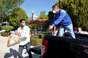 despensas 2 DIF Municipal apoya con alimento a estudiantes de la UAA en situación vulnerable