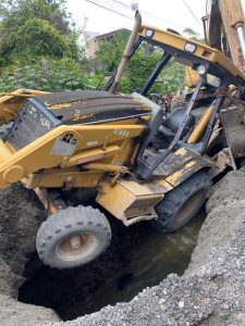 socavón 2 Arrancó obra para rehabilitar socavón en línea de drenaje de la colonia Acayapan