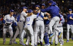 Dodgers a la serie mundial 610x389 Debuta con los Dodgers el lanzador mexicano Víctor González