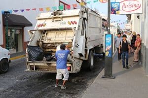 BAS3 Reitera Dávalos llamado a respetar horarios de recolección de basura