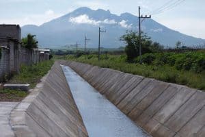 pluvial obra Resuelve Toño añejo problema de inundaciones en colonias de "Las canteras"