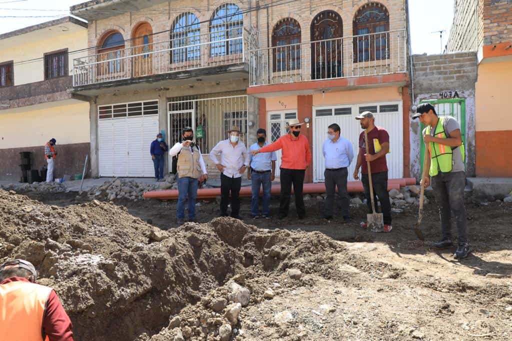 siapa tepipc Castellón Fonseca entrega y supervisa obras de agua y drenaje por casi 20 millones de pesos