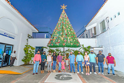 s1 1 Encienden tradicional árbol de Navidad de SEAPAL