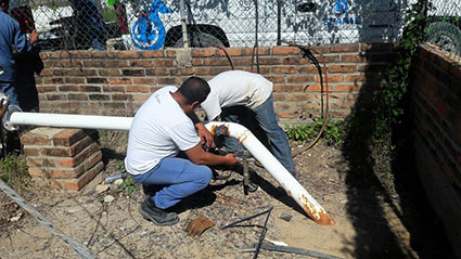1 4 Apoya SEAPAL a restaurar servicio de agua potable en La Desembocada y El Ranchito