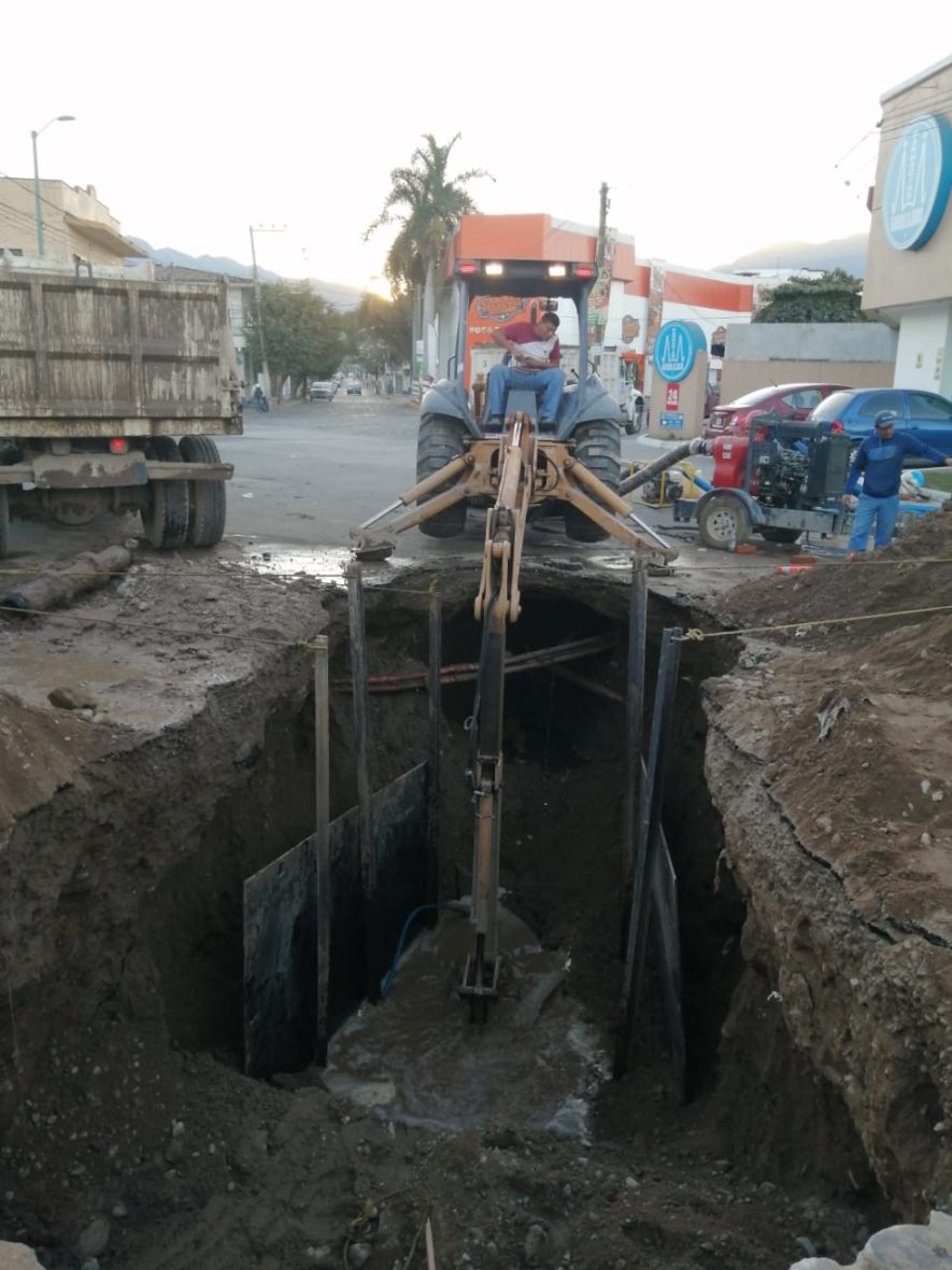 BP SV 141 Reparacion taponamiento calle Veracruz 2 scaled Repara SEAPAL tubería colapsada en ingreso a El Pitillal