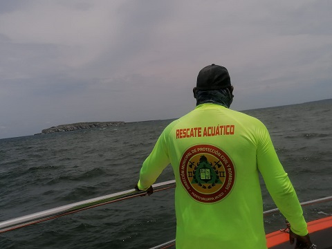 salvavidas 2 Participan Guardavidas en la búsqueda de las cuatro personas extraviadas en mar