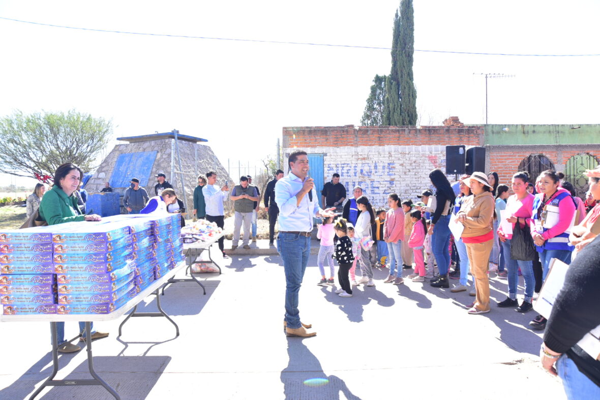 DSC 0031 scaled Celebra municipio "Día de Reyes" en comunidades rurales con la entrega de Rosca y Juguetes
