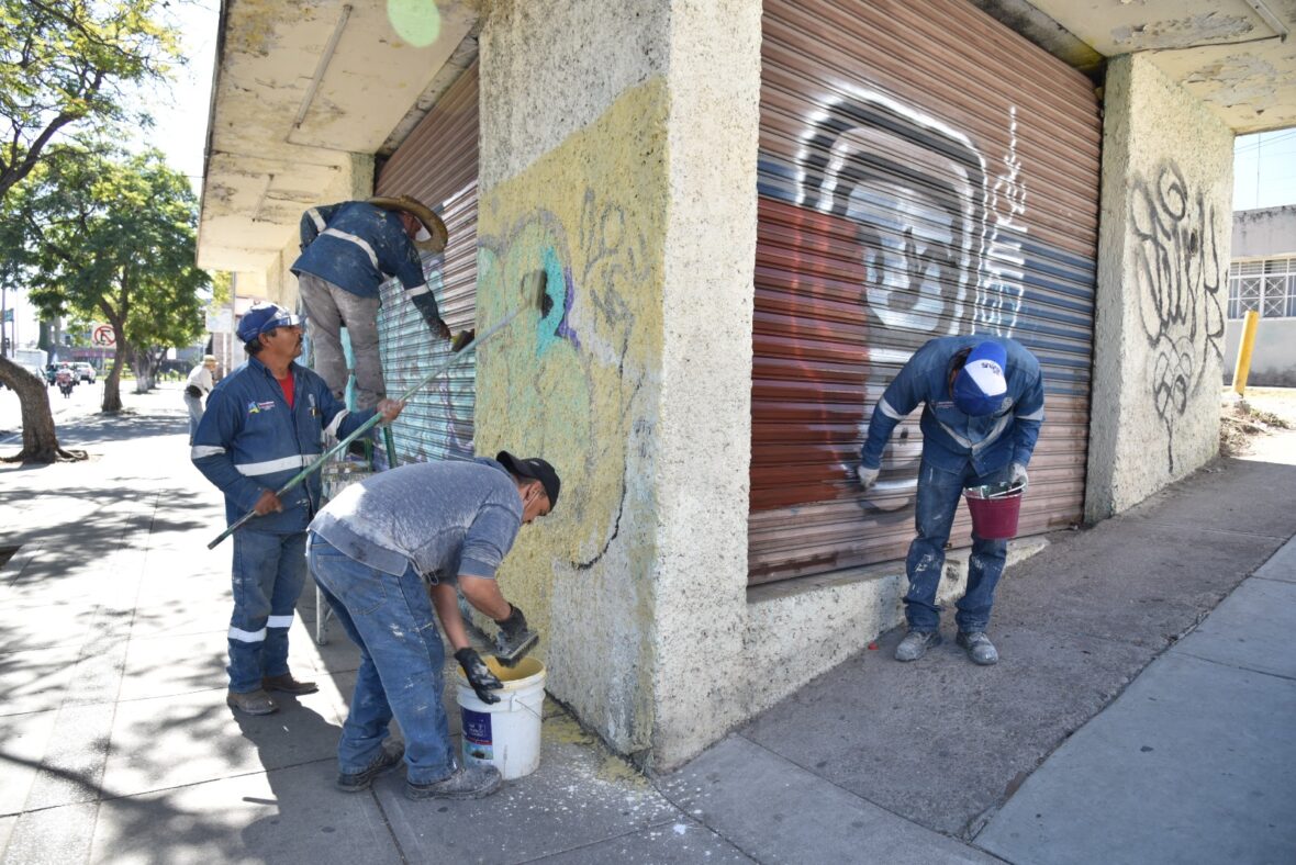 antigra 7 scaled CONTINÚA LA UNIDAD ANTIGRAFFITI LABORES DE RESTAURACIÓN DE LA ESTÉTICA URBANA