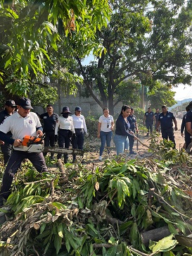 labores de limpieza 2 Gobierno de Bahía de Banderas se solidariza con Puerto Vallarta