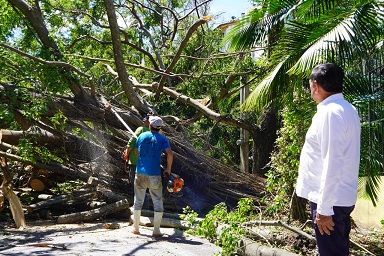 supervisa trabajos 2 Profe Michel supervisa trabajos en zonas afectadas por el huracán “Lidia”