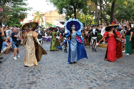 fest dia muertos 2 Miles disfrutan el desfile Festival del Día de Muertos Puerto Vallarta 2023