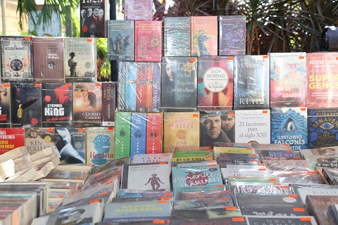 Feria del Libro La plaza principal de la ciudad se llena de libros y lectura