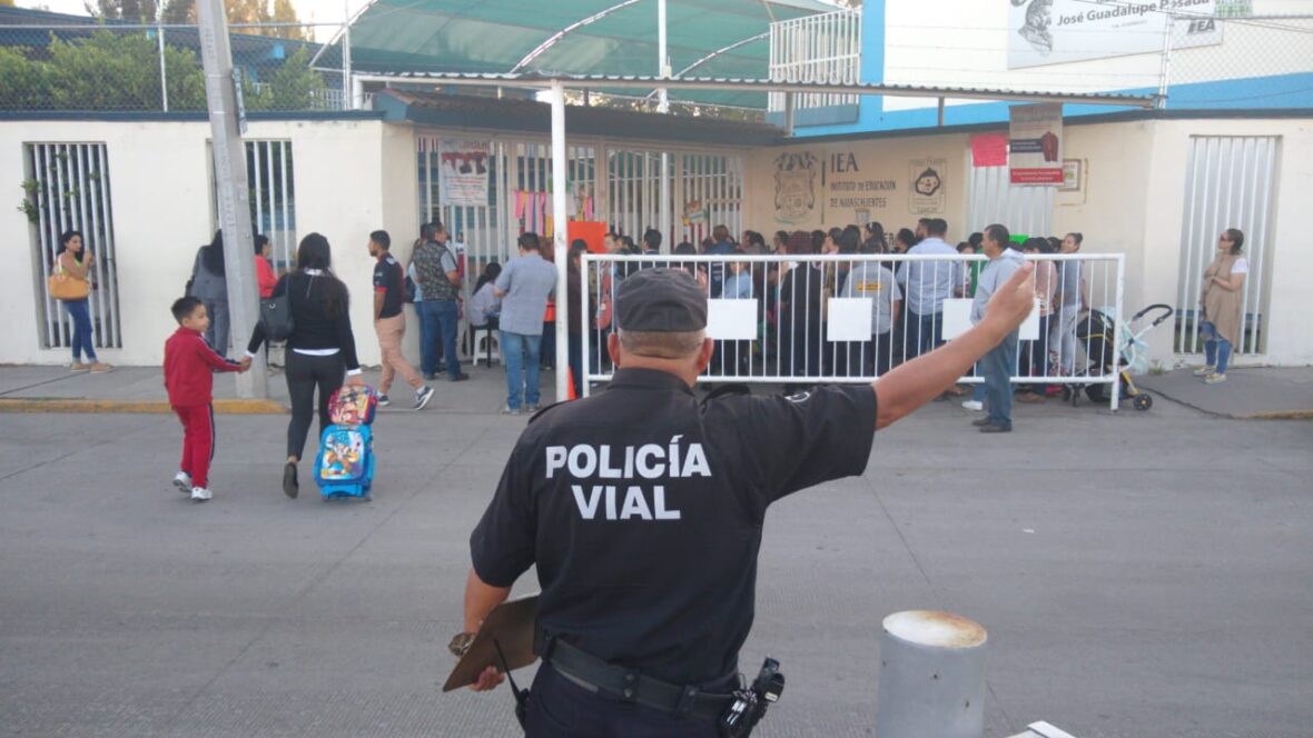 WhatsApp Image 2024 01 04 at 12.49.18 PM 2 scaled POLICÍA MUNICIPAL RETOMA OPERATIVO “ESCUELA SEGURA 2024”
