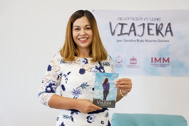 libro viajera 2 Sandra Huerta comparte su libro ‘Viajera’ con mujeres vallartenses