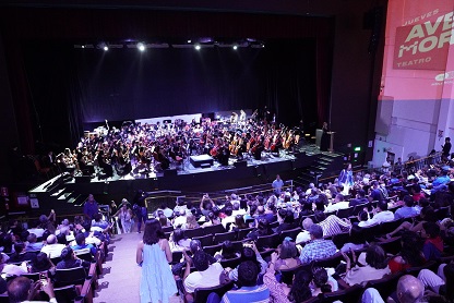 Teatro Vallarta Vallartenses disfrutan de grandes conciertos musicales