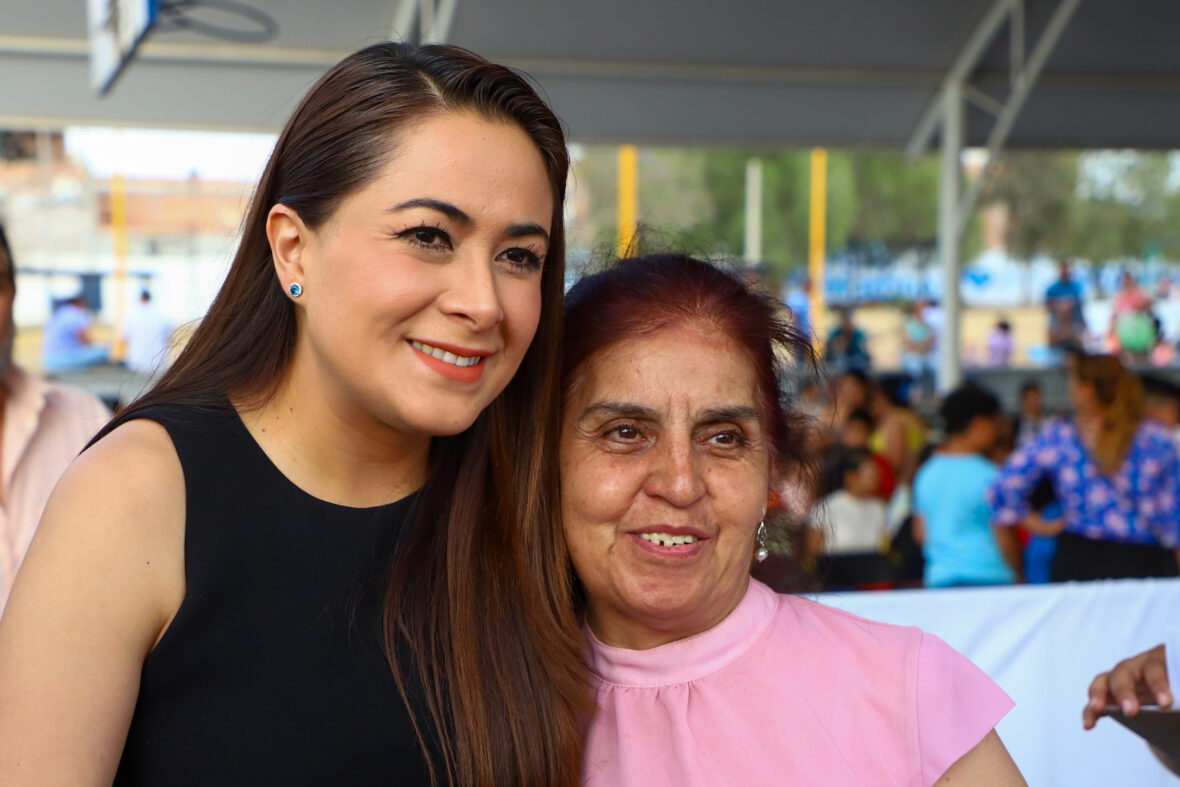 20240508180111 IMG 9733 scaled RECONOCE TERE JIMÉNEZ ESFUERZO DE LAS MADRES DE AGUASCALIENTES