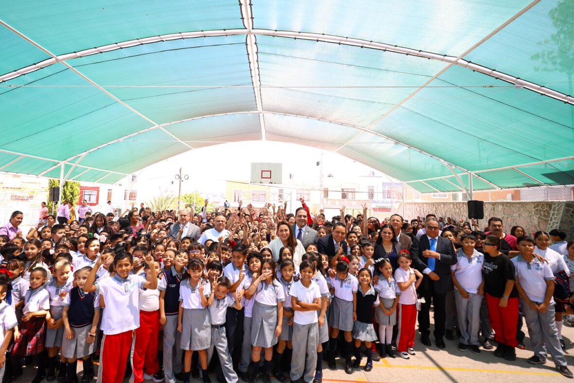 HONORES BANDERA 1 scaled LLAMA TERE JIMÉNEZ A ESTUDIANTES A CUIDAR DEL AGUA