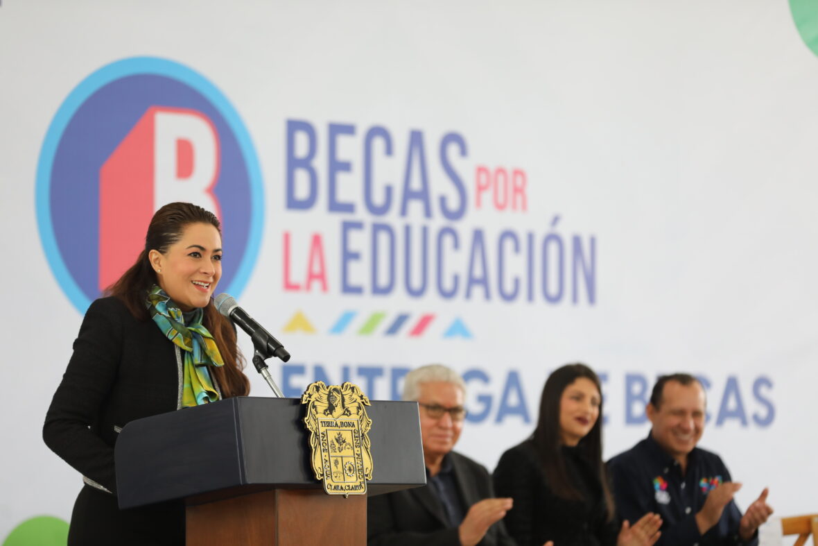 unnamed file 1 scaled DESTINA TERE JIMÉNEZ MÁS DE 31 MILLONES DE PESOS PARA BECAS EDUCATIVAS