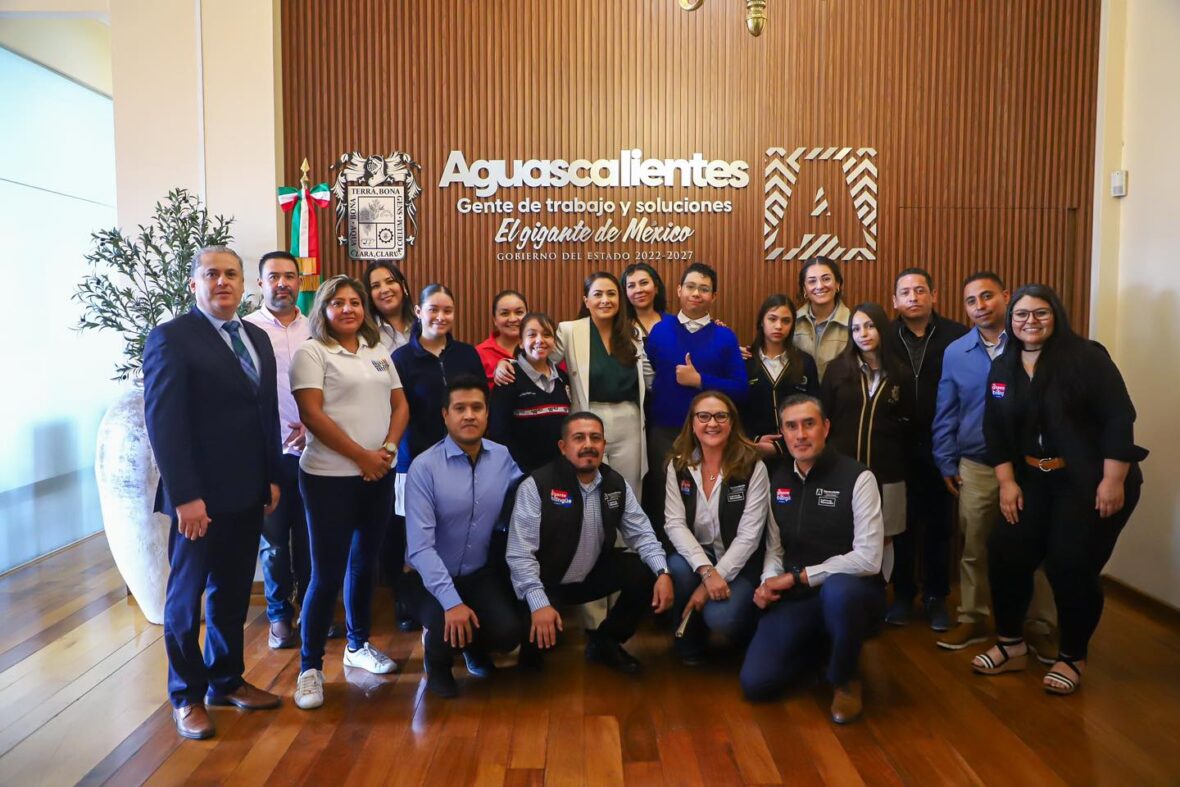 16 scaled RECONOCE TERE JIMÉNEZ A NIÑAS Y NIÑOS GANADORES DE LOS CONCURSOS NACIONAL Y ESTATAL DE INGLÉS