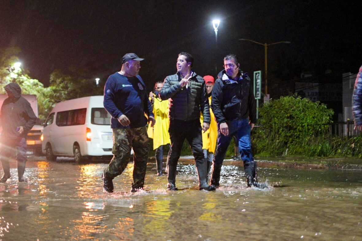 IMG 20240728 WA0035 scaled COORDINA LEO MONTAÑEZ TRABAJOS DE LIMPIEZA DE CALLES Y AYUDA A FAMILIAS AFECTADAS POR LAS LLUVIAS