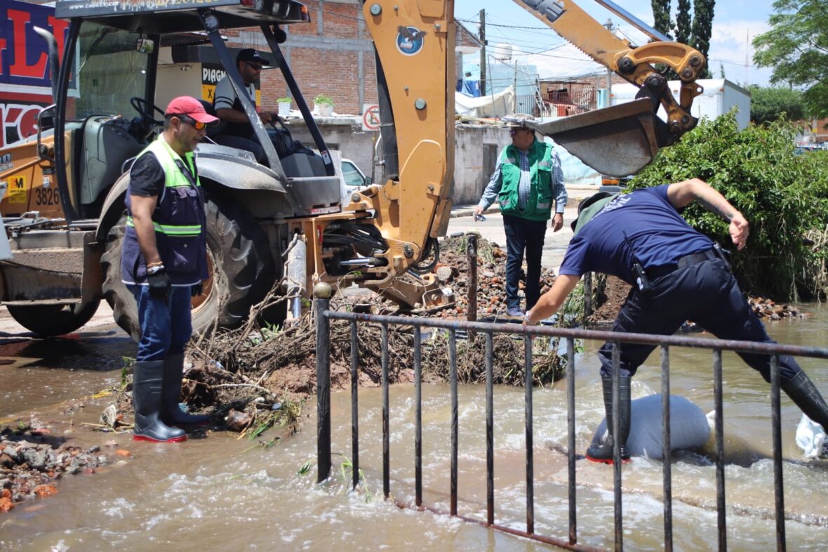 IMG 20240728 WA0140 scaled INTENSIFICA MUNICIPIO AYUDA EN ZONAS AFECTADAS POR LA LLUVIA DE ESTE SÁBADO