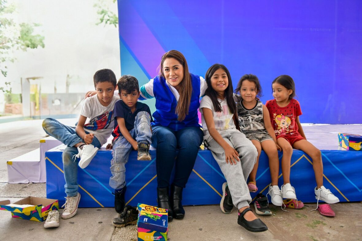 18 6 scaled ARRANCA TERE JIMÉNEZ GIRA DE ENTREGA DE ÚTILES ESCOLARES POR TODO EL ESTADO