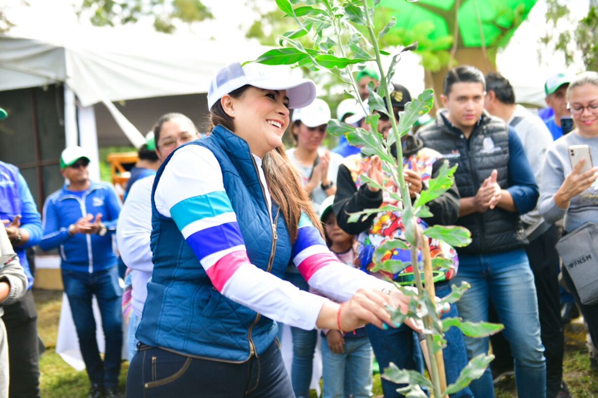 31 scaled TERE JIMÉNEZ DA INICIO AL PROGRAMA DE REFORESTACIÓN 2024 “ÁRBOLES FUERTES, HUELLAS GIGANTES”