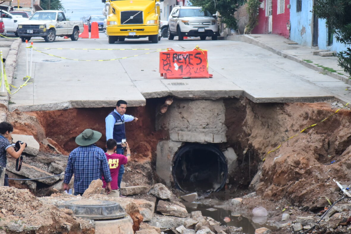 DSC 1290 scaled SUPERVISA LEO MONTAÑEZ TRABAJOS DE REHABILITACIÓN DE COLECTOR PLUVIAL EN LA VICENTE GUERRERO