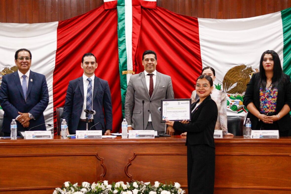 MG 5590 scaled RECONOCE AYUNTAMIENTO DE AGUASCALIENTES A DEPORTISTAS Y JÓVENES DESTACADOS