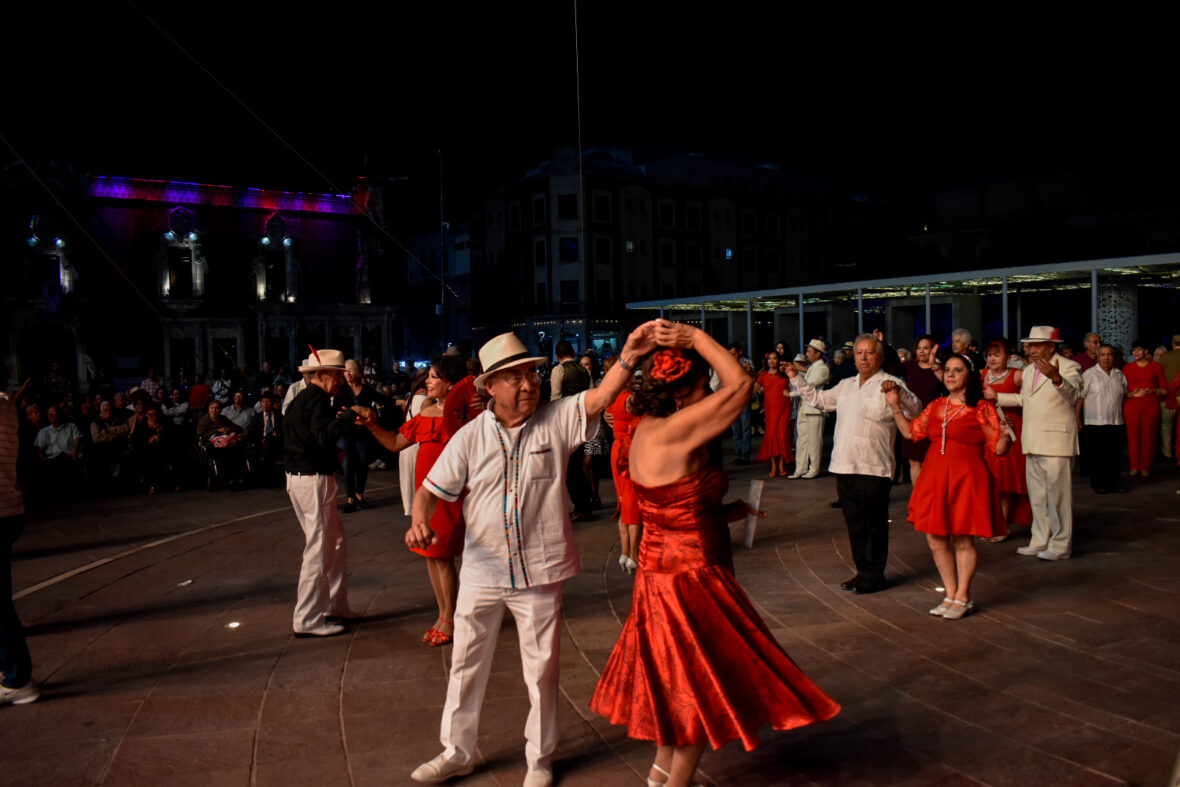 IMG 1451 2 scaled ACERINA Y SU DANZONERA SE PRESENTÓ CON ÉXITO EN EL FESTIVAL CULTURAL DE LA CIUDAD DE AGUASCALIENTES