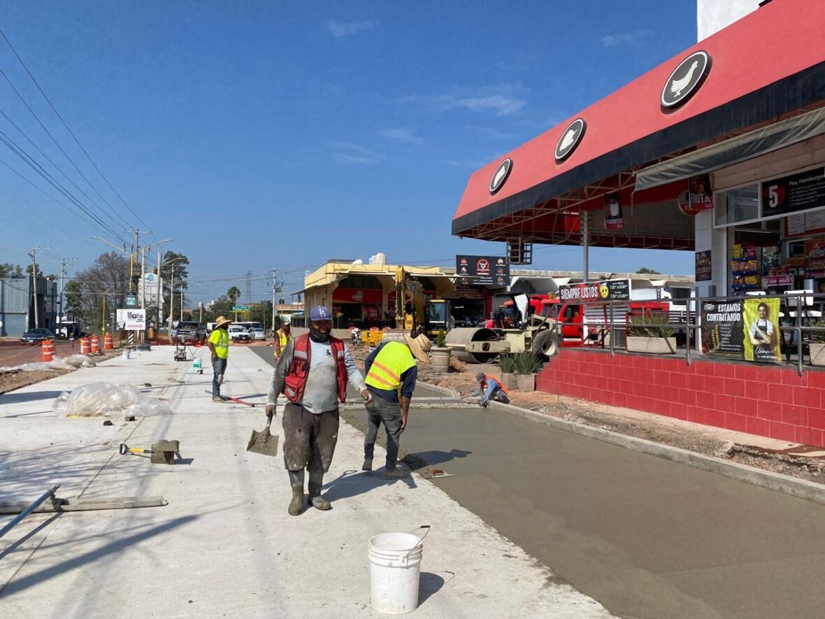 WhatsApp Image 2024 10 05 at 12.09.18 PM 1 scaled AVANZAN LOS TRABAJOS DE REHABILITACIÓN VIAL EN LA AVENIDA DEL MERCADO DE ABASTOS