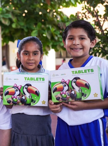 tableta electronica Anuncia Munguía primera entrega de tabletas electrónicas