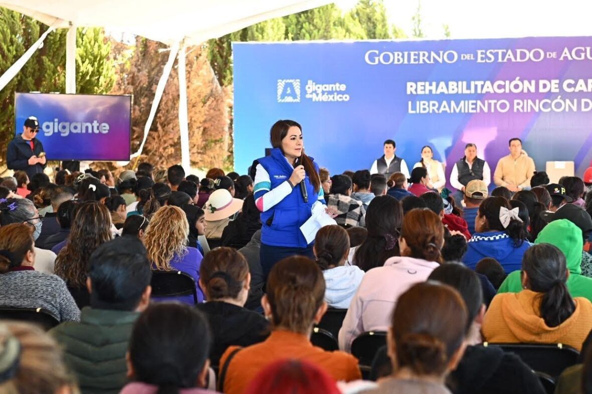 16 1 scaled ENTREGA TERE JIMÉNEZ OBRAS DE REHABILITACIÓN CARRETERA Y ARRANCA CONSTRUCCIÓN DE UN NUEVO POZO EN RINCÓN DE ROMOS