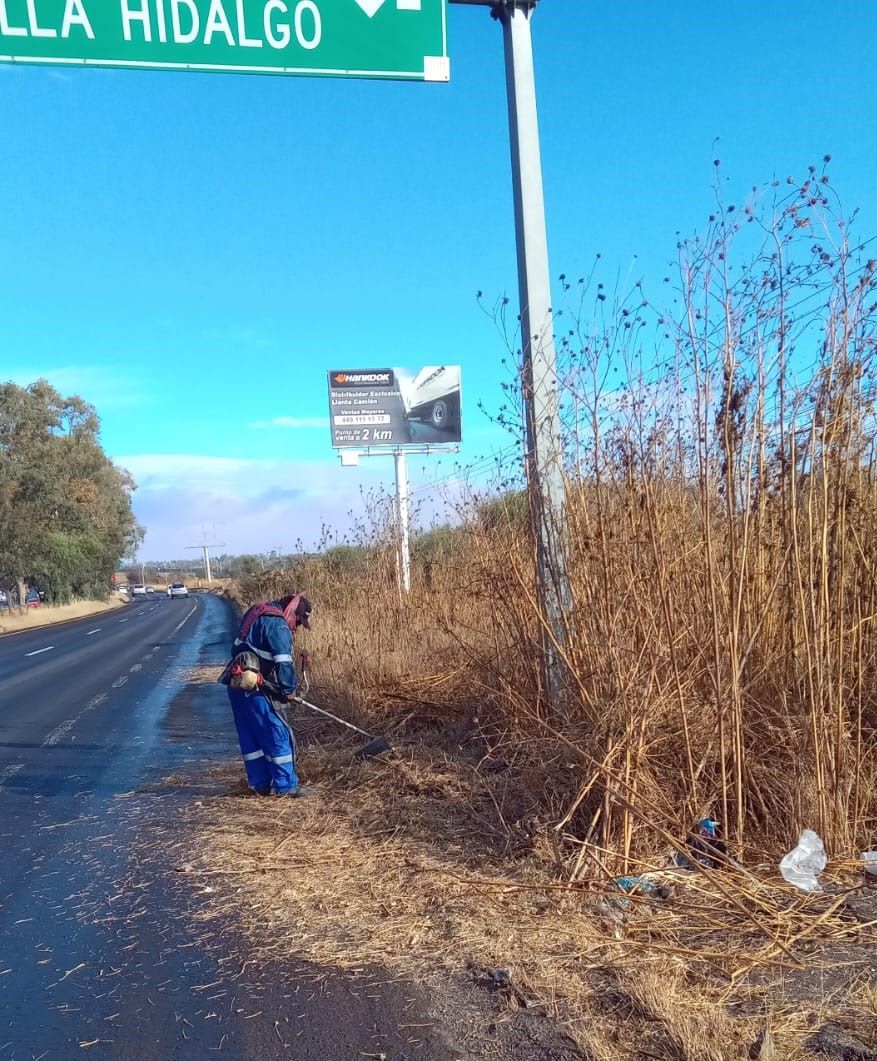 FOTO 110125 CARRETERA 45 SUR 2 REALIZA MUNICIPIO MEGA OPERATIVOS PERMANENTES DE LIMPIEZA EN CARRETERAS