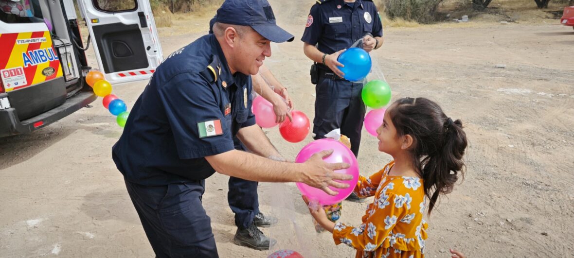 Imagen de WhatsApp 2025 01 07 a las 10.18.27 73c9eb86 scaled BOMBEROS DEL MUNICIPIO DE AGUASCALIENTES LLEVARON JUGUETES Y MOMENTOS DE FELICIDAD A NIÑAS Y NIÑOS