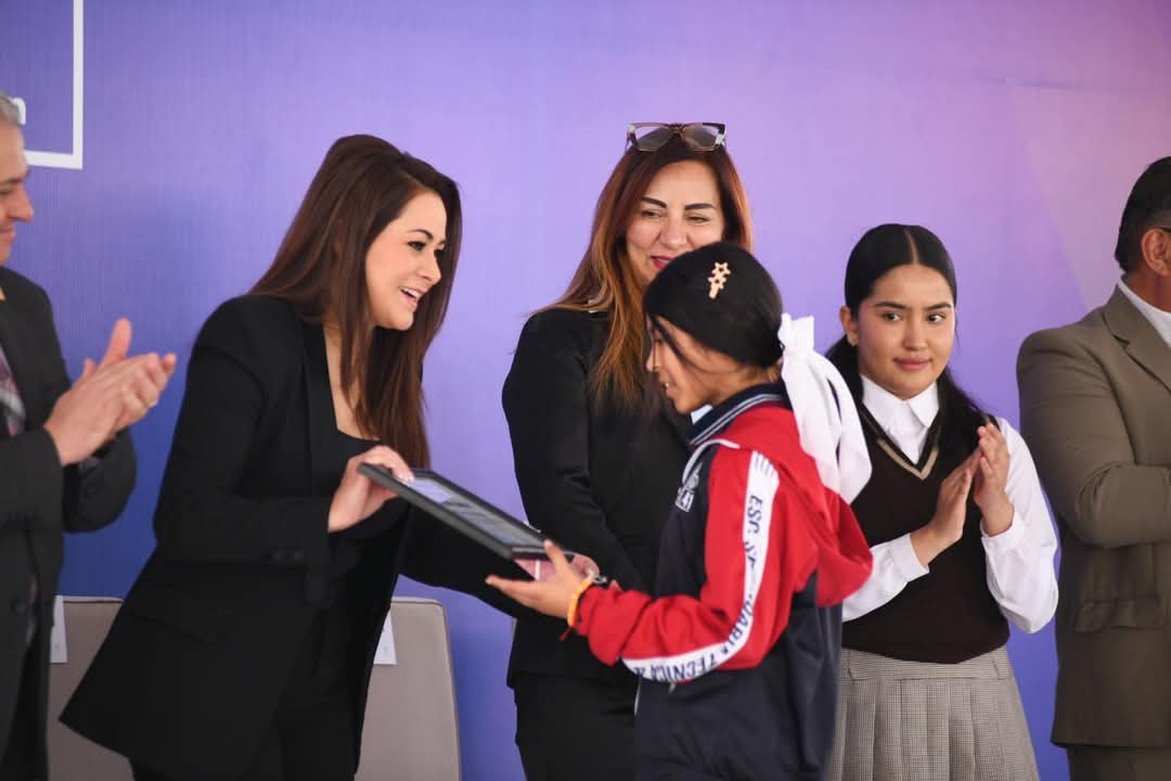 13 1 ENTREGA TERE JIMÉNEZ NUEVA INFRAESTRUCTURA EDUCATIVA EN SECUNDARIA DE VILLAS DE NUESTRA SEÑORA DE LA ASUNCIÓN