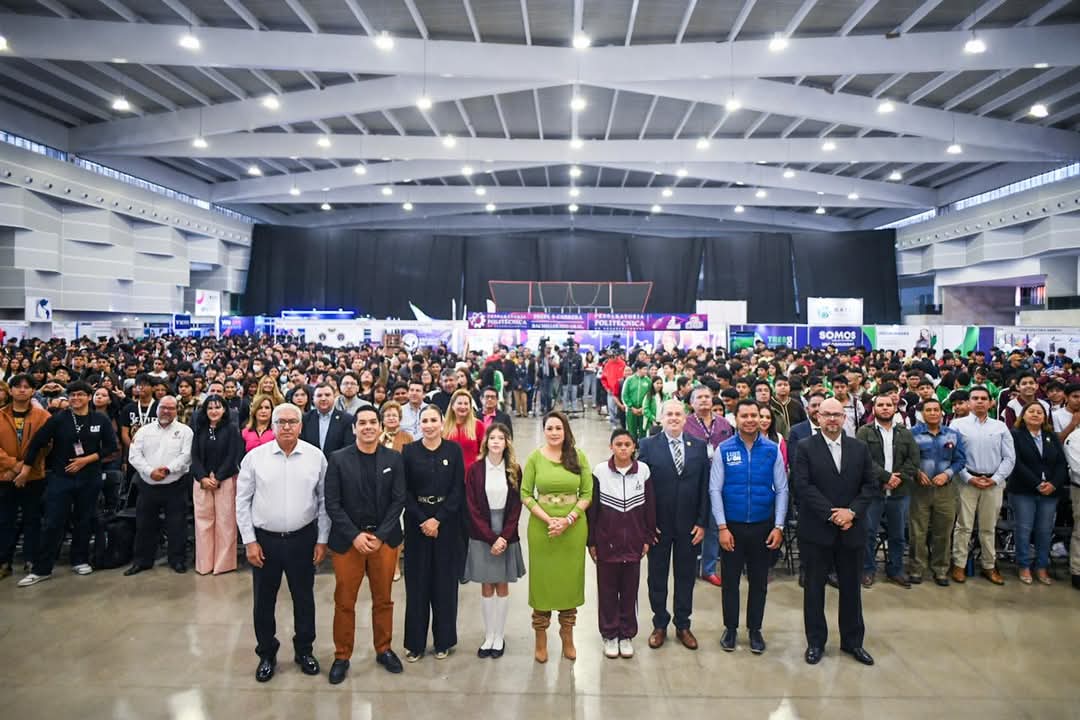 25 INAUGURA TERE JIMÉNEZ LA EXPO PREPAS 2025
