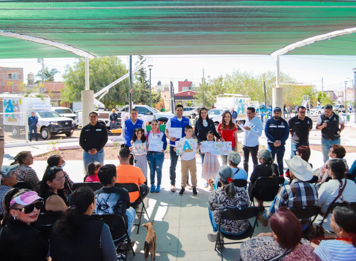 IMG 01141 scaled ENTREGÓ LEO MONTAÑEZ NUEVO PARQUE EN LOMAS DEL CÓBANO Y VEHÍCULOS PARA SERVICIOS PÚBLICOS