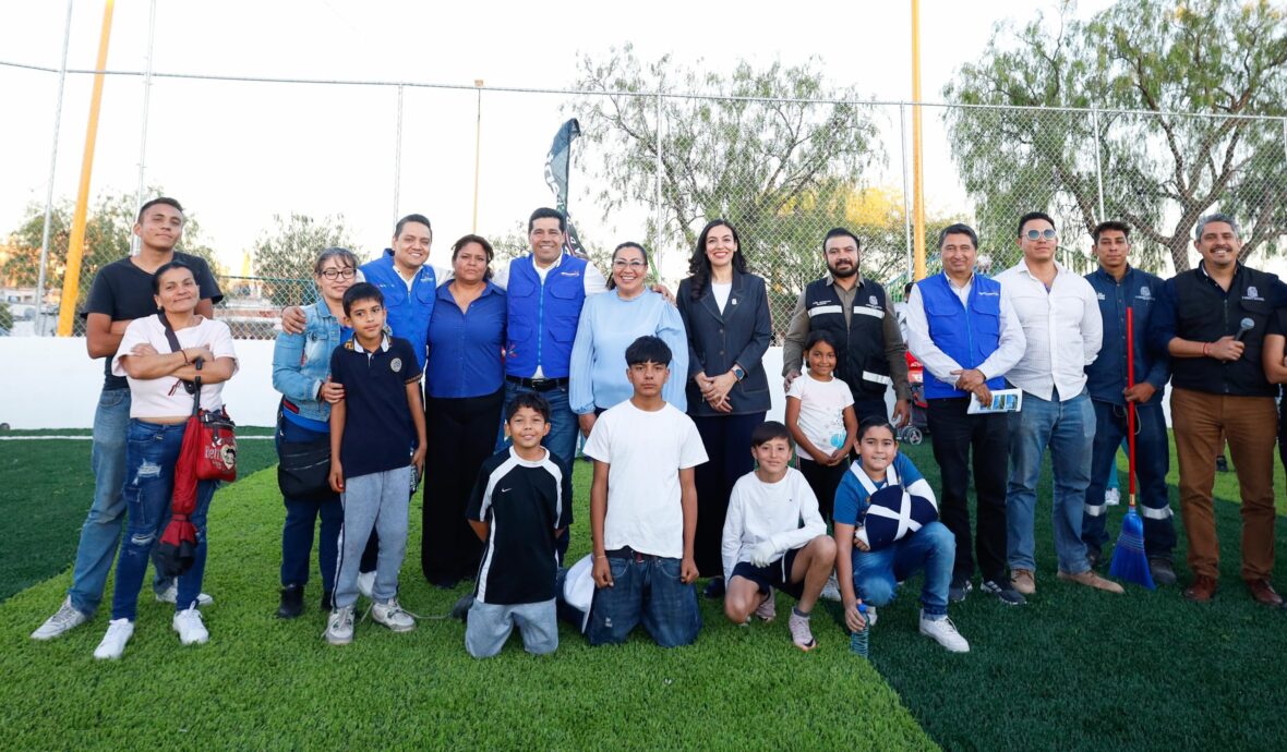 IMG 20250311 201822 scaled 1 scaled ENTREGA LEO MONTAÑEZ NUEVA CANCHA DE FUTBOLITO CON PASTO SINTÉTICO EN PARQUE FUNDADORES