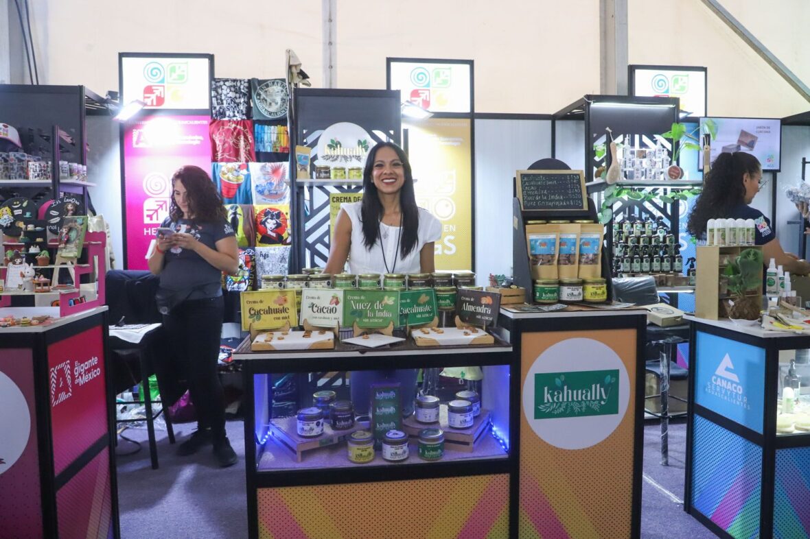 12 4 scaled EMPRESAS DE AGUASCALIENTES OFRECEN SUS PRODUCTOS EN EL PABELLÓN COMERCIAL DE LA FERIA NACIONAL DE SAN MARCOS 2025