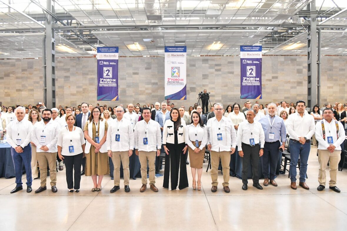 26 1 scaled TERE JIMÉNEZ INAUGURA FORO NACIONAL SOBRE AGUA Y ENERGÍA SUSTENTABLE EN AGUASCALIENTES