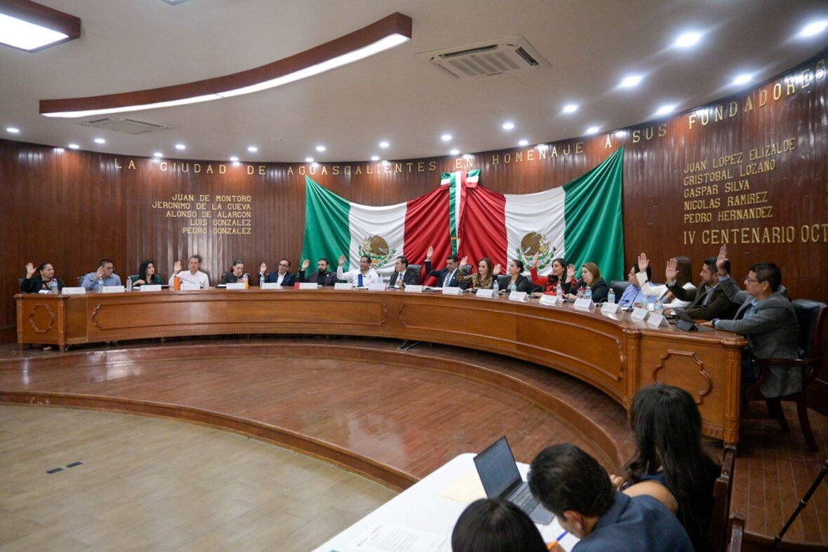 CMC34331 scaled APRUEBA CABILDO NOMBRAMIENTO DE LUIS ENRIQUE GARCÍA LÓPEZ COMO SECRETARIO DEL H. AYUNTAMIENTO Y DIRECTOR GENERAL DE GOBIERNO