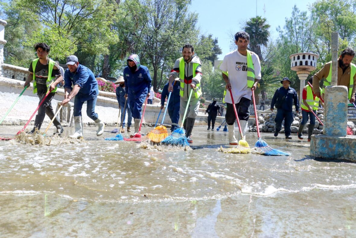 Imagen de WhatsApp 2025 04 08 a las 09.39.29 b97138d0 scaled AVANZAN TRABAJOS DE LIMPIEZA DEL LAGO ARTIFICIAL DEL TRADICIONAL PARQUE MIGUEL HIDALGO