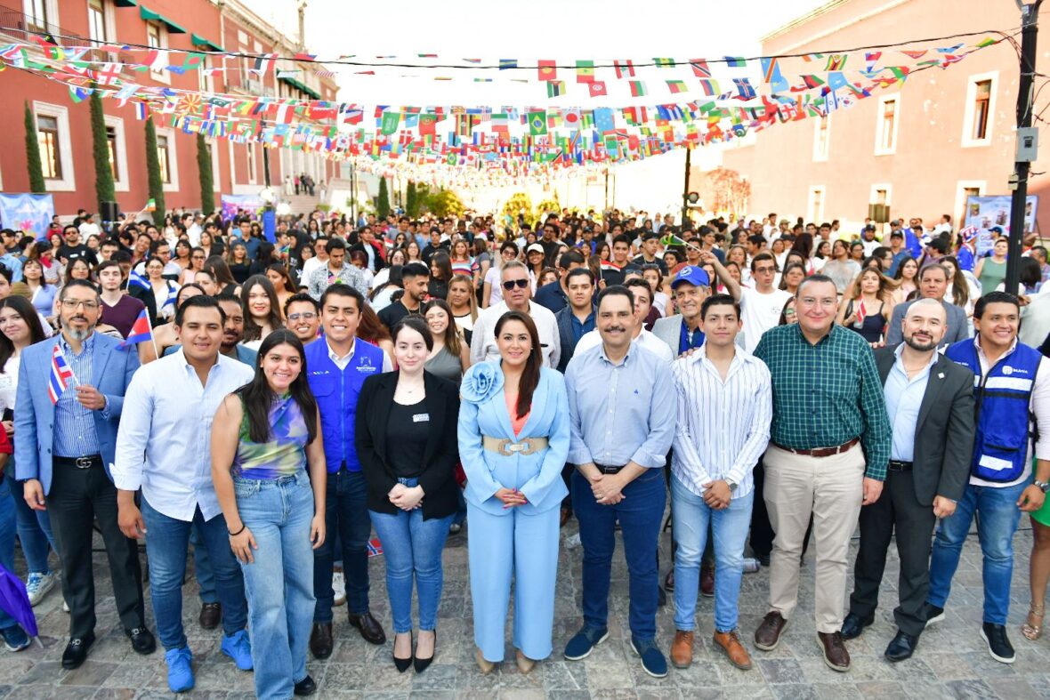 unnamed file 3 scaled TERE JIMÉNEZ CONECTA A LA JUVENTUD DE AGUASCALIENTES CON EL MUNDO AL ENTREGAR 500 BECAS DE MOVILIDAD INTERNACIONAL