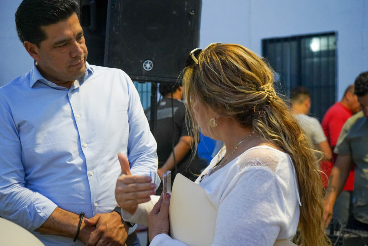 AAE08799 scaled SE REÚNE LEO MONTAÑEZ CON VECINOS DE COLONIA INSURGENTES